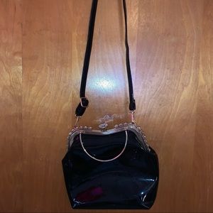 I’m selling a beautiful black purse!
